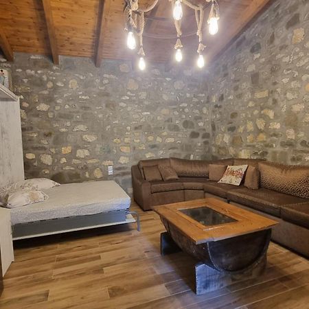 House With Big Garden And Barbeque In Nature Vourgareli 外观 照片