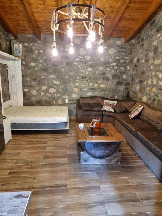 House With Big Garden And Barbeque In Nature Vourgareli 外观 照片