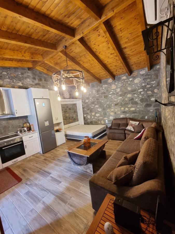 House With Big Garden And Barbeque In Nature Vourgareli 外观 照片