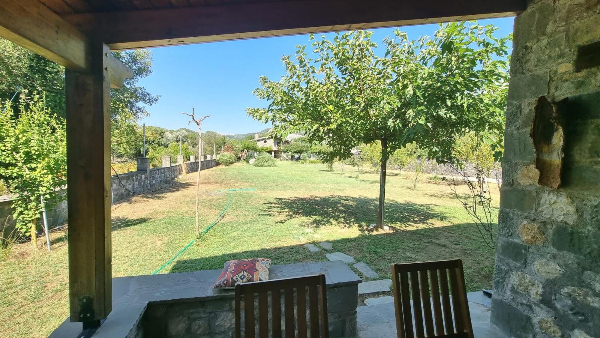 House With Big Garden And Barbeque In Nature Vourgareli 外观 照片