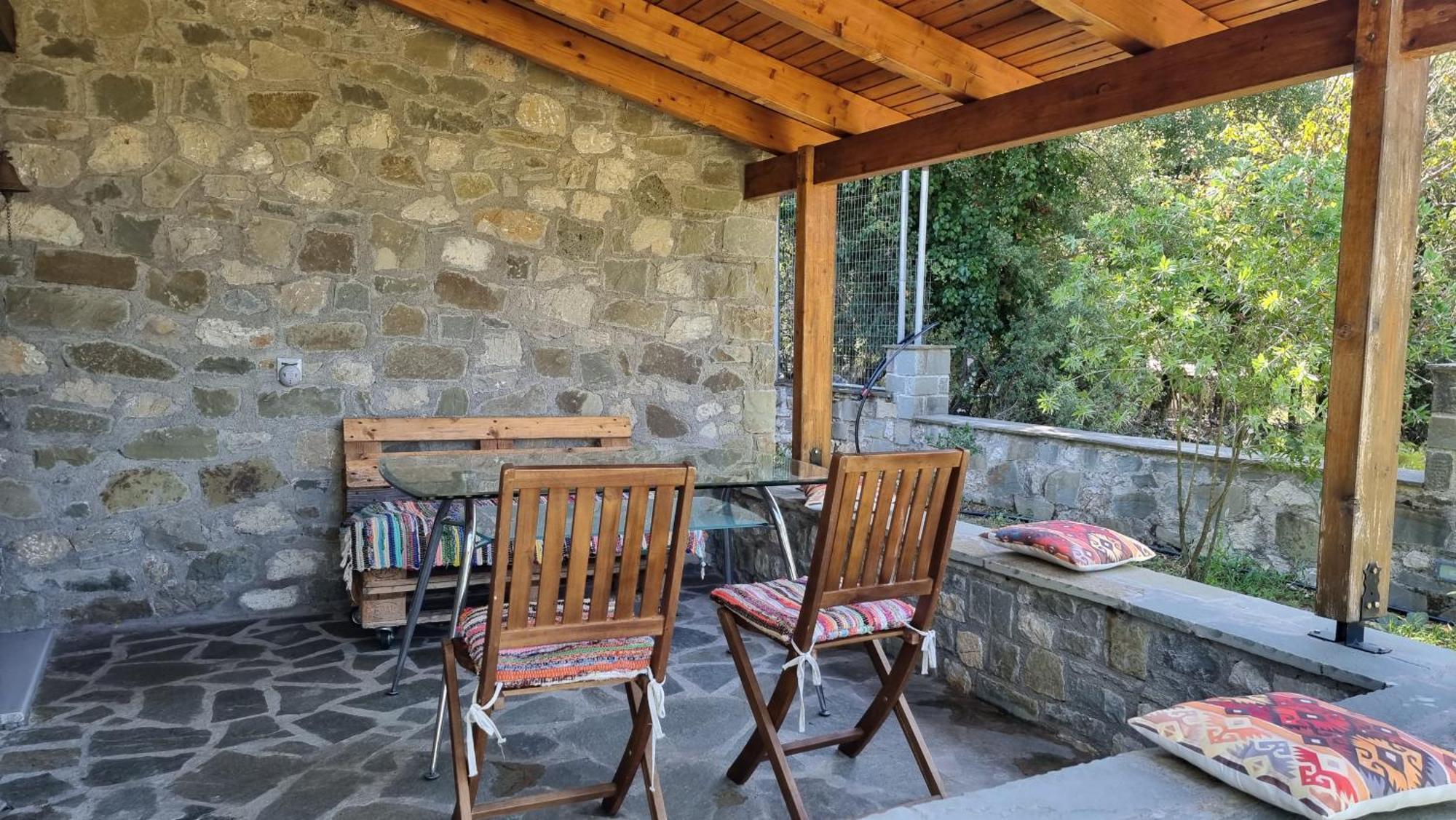 House With Big Garden And Barbeque In Nature Vourgareli 外观 照片