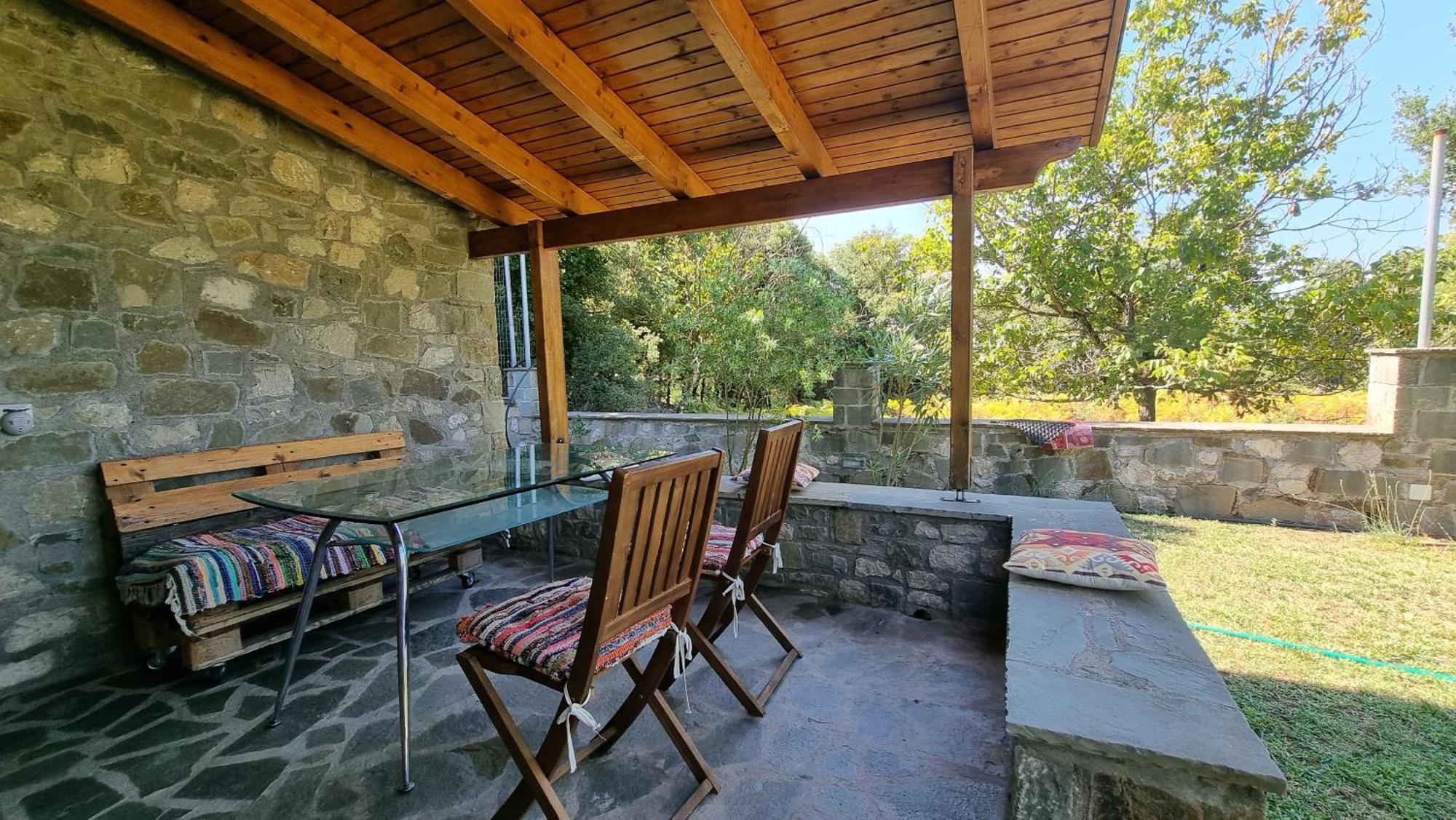 House With Big Garden And Barbeque In Nature Vourgareli 外观 照片