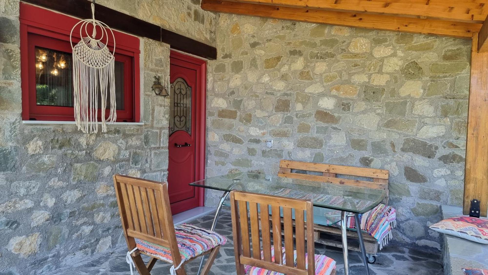 House With Big Garden And Barbeque In Nature Vourgareli 外观 照片